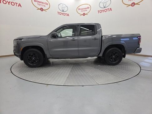 Used 2024 Nissan Frontier SV image 5