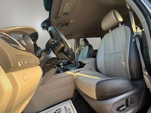 Used 2018 Kia Sedona SX FWD image 34