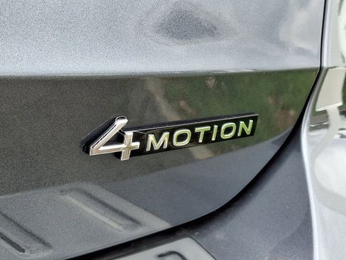 Certified 2022 Volkswagen Taos S image 30