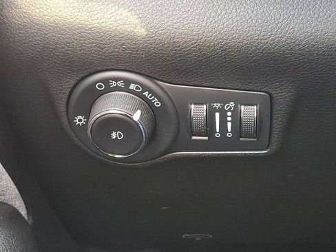 Certified 2023 Jeep Compass Latitude w/ Convenience Group image 26