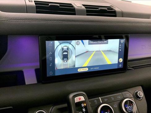 Used 2020 Land Rover Defender 110 SE image 17