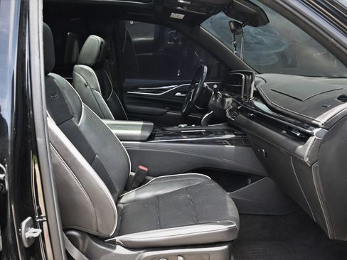 Used 2021 Cadillac Escalade ESV Sport AWD/4WD image 15