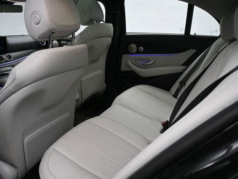 Used 2023 Mercedes-Benz E 350 4MATIC Sedan image 12