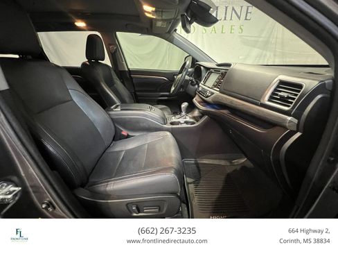 Used 2018 Toyota Highlander Limited Platinum AWD/4WD image 19