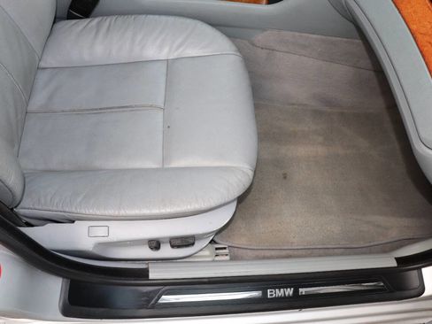 Used 2002 BMW 530i Sedan image 36