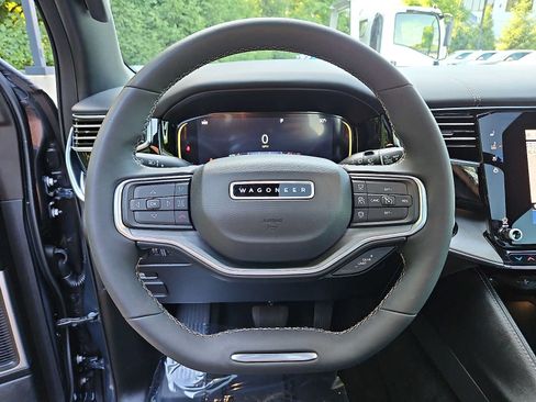 Used 2023 Jeep Wagoneer Series II AWD/4WD image 21