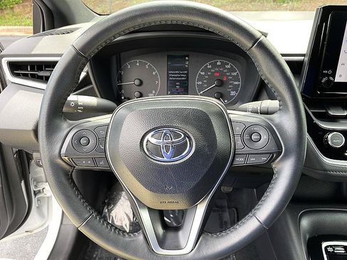 Certified 2025 Toyota Corolla SE FWD image 14