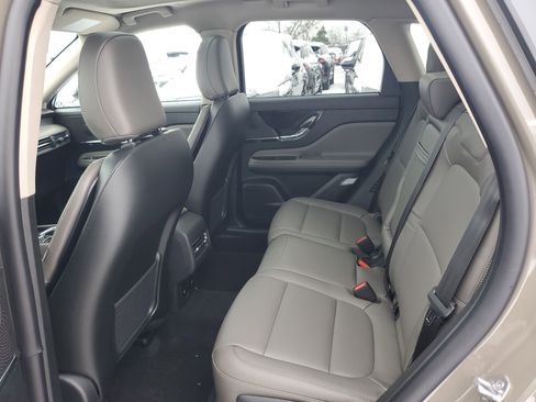 New 2026 Lincoln Corsair Premiere image 25