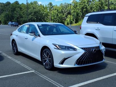 New 2025 Lexus ES 300h w/ Premium Package