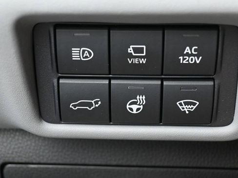 Used 2022 Toyota Highlander Limited image 16