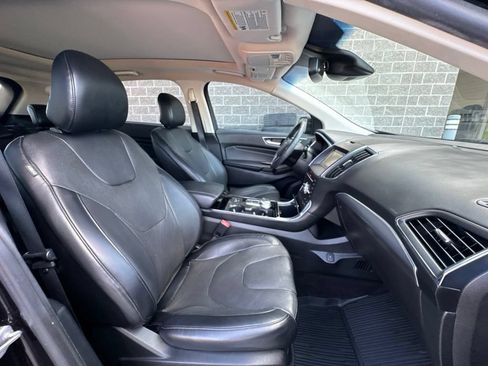 Used 2019 Ford Edge Titanium w/ Equipment Group 301A FWD image 39
