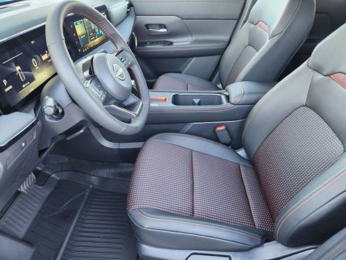 New 2026 Nissan Kicks SR w/ Cold Weather Package AWD/4WD image 9