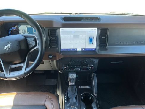Used 2024 Ford Bronco Outer Banks AWD/4WD image 14
