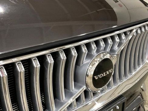 Used 2024 Volvo XC90 B5 Core w/ Climate Package image 30