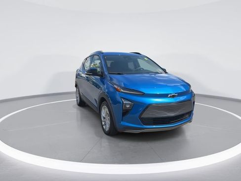 Used 2023 Chevrolet Bolt EUV LT w/ Driver Confidence Package FWD image 2