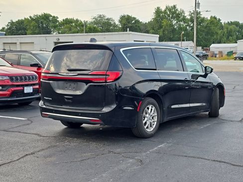 Used 2024 Chrysler Pacifica Touring-L FWD image 50