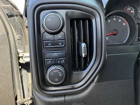 Used 2019 Chevrolet Silverado 1500 Custom Trail Boss w/ Custom Convenience Package AWD/4WD image 14