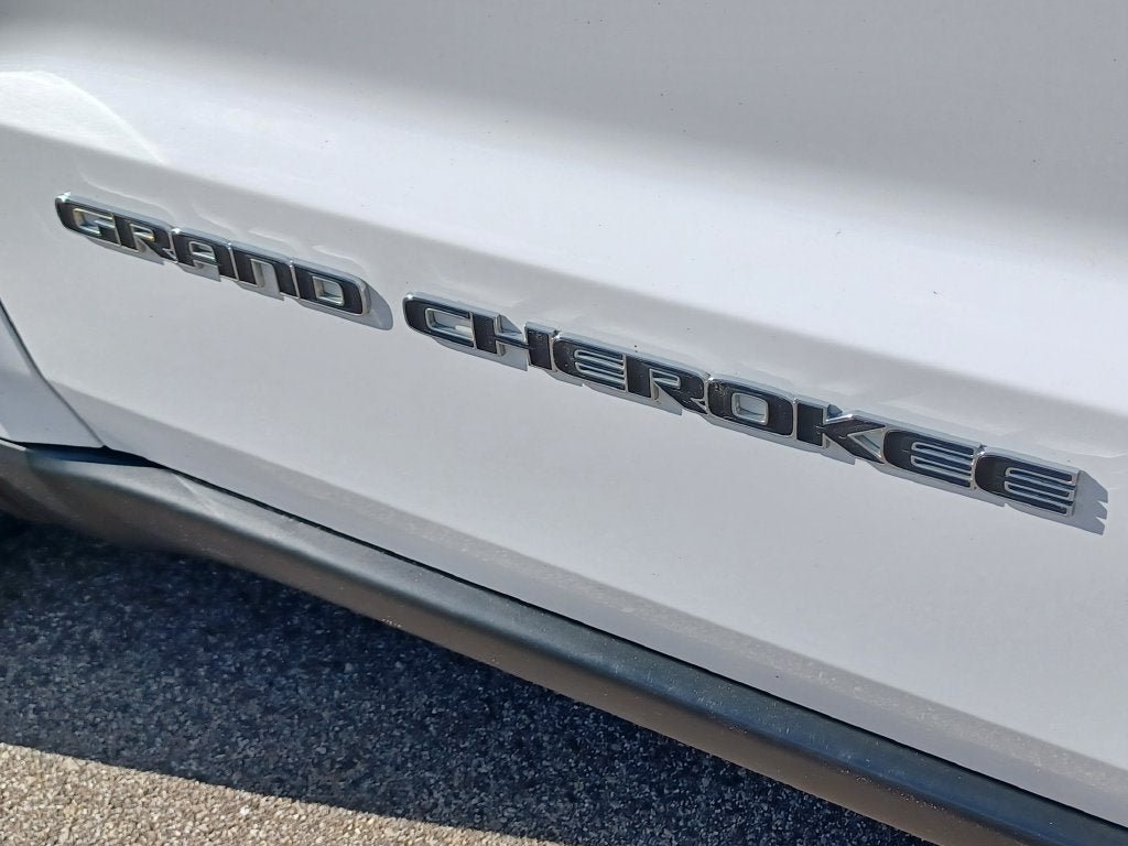 Used 2018 Jeep Grand Cherokee Limited AWD/4WD image 31