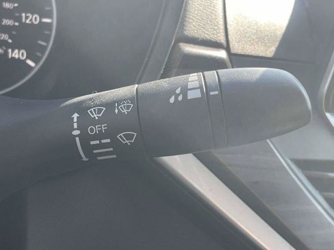 Used 2025 Nissan Altima 2.5 SV FWD image 24