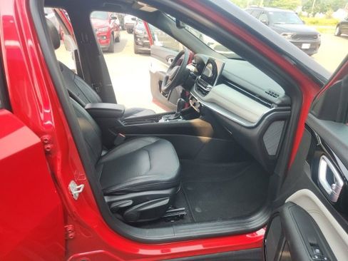 Used 2023 Jeep Compass Limited image 18