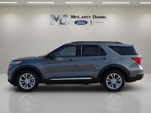 Certified 2023 Ford Explorer XLT w/ Equipment Group 202A image 3