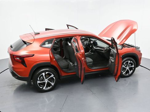 Used 2024 Chevrolet Trax RS w/ Driver Confidence Package FWD image 36