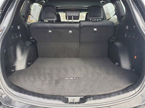 Used 2016 Toyota RAV4 SE image 7