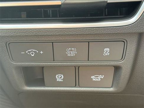 New 2025 Hyundai Sonata Limited image 31
