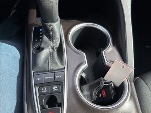 Used 2022 Toyota Camry LE w/ Audio Upgrade Package image 19