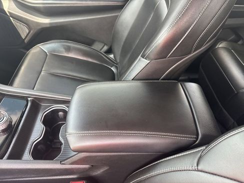 Used 2024 Jeep Grand Cherokee Limited w/ Black Appearance Package image 45