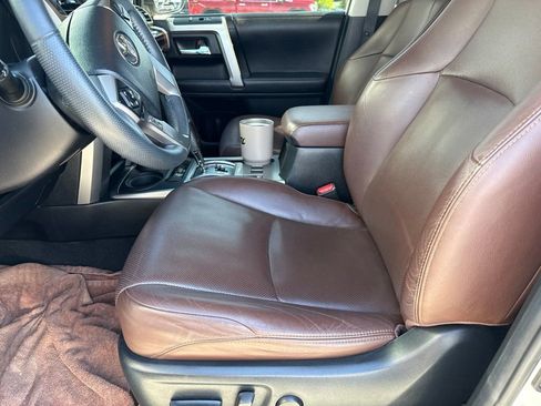 Used 2019 Toyota 4Runner Limited AWD/4WD image 4