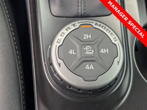 New 2025 Ford Bronco Badlands image 13