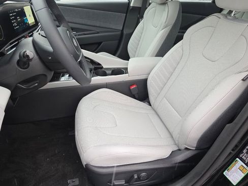 New 2026 Hyundai Elantra Limited FWD image 24