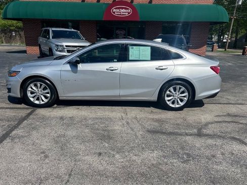 Used 2021 Chevrolet Malibu LT image 2