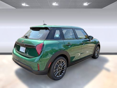 New 2026 MINI Cooper 4-Door Hardtop image 9