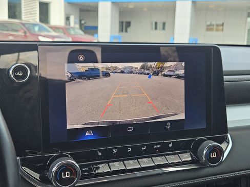 Used 2023 Chevrolet Colorado LT w/ LT Convenience Package II image 17