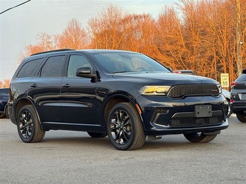 Used 2024 Dodge Durango SXT w/ SXT Blacktop Group image 4