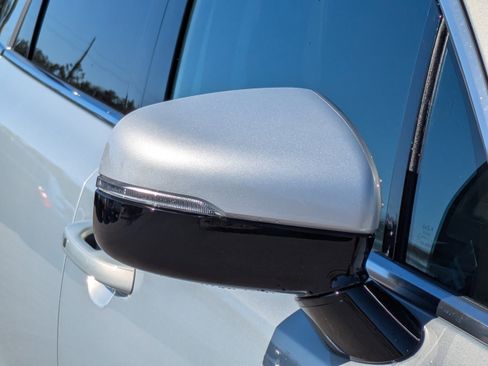 New 2026 Kia Sorento S w/ S Panoramic Sunroof Package FWD image 13