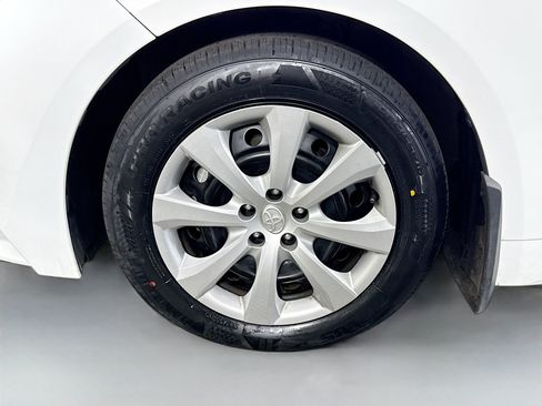 Used 2025 Toyota Corolla LE FWD image 37