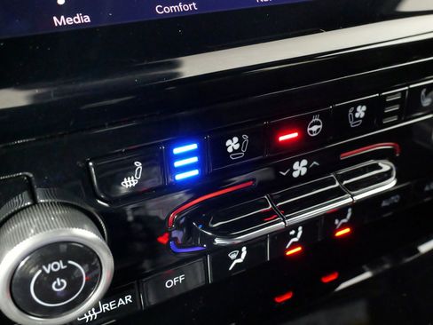 Used 2022 Jeep Grand Cherokee Overland image 60