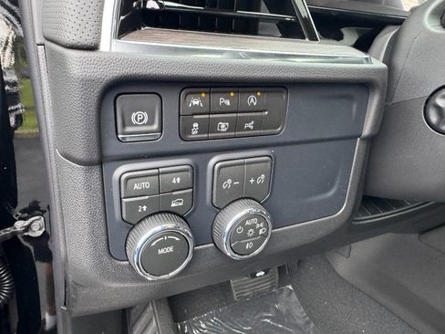 New 2026 Chevrolet Suburban Premier AWD/4WD image 35