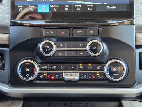 Certified 2024 Ford Expedition Max Limited image 21