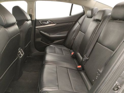 Used 2023 Nissan Maxima SV w/ Floor Mat Group FWD image 18