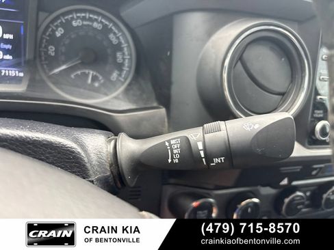 Used 2022 Toyota Tacoma TRD Off-Road w/ TRD Premium Off Road Package AWD/4WD image 35