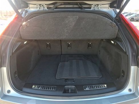 Used 2024 Cadillac XT4 Premium Luxury image 28