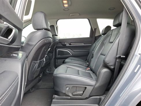 Certified 2023 Kia Telluride S image 10