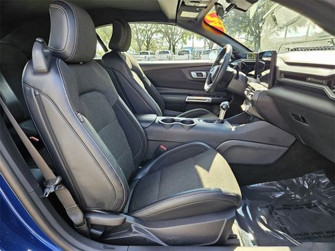 Used 2024 Ford Mustang Convertible image 9