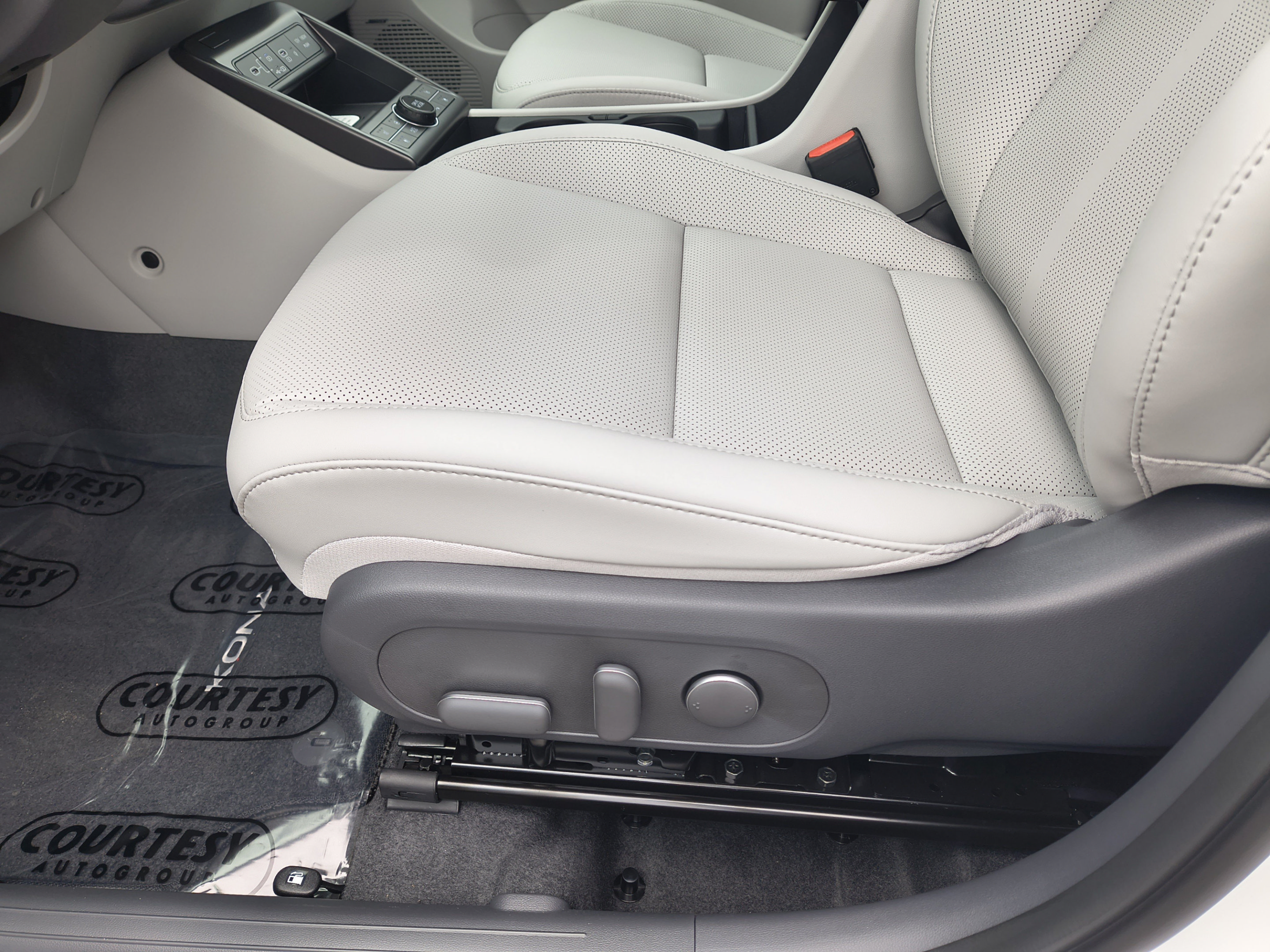 New 2027 Hyundai Kona Limited FWD image 22