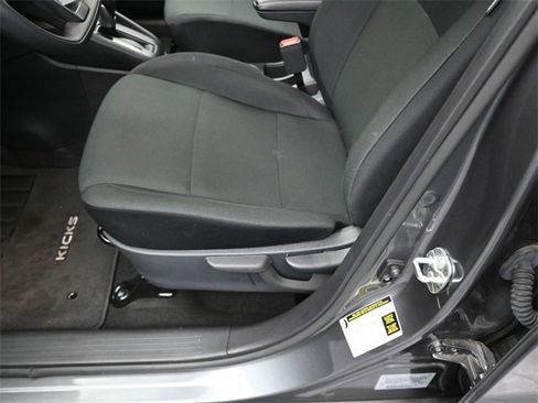 Used 2024 Nissan Kicks S image 23