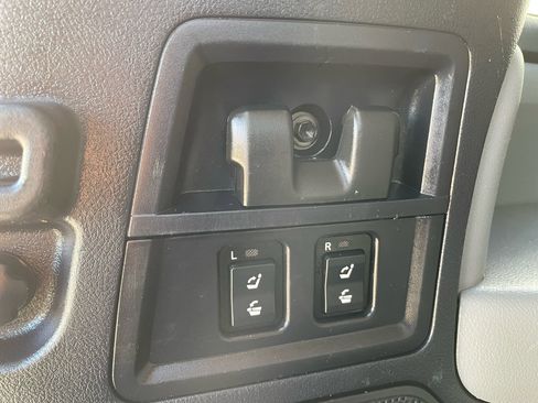 Used 2011 Toyota Sequoia Platinum image 40